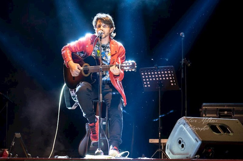 Gioacchino Fittipaldi lancia il nuovo singolo “Via Via” e annuncia l’inizio del tour estivo