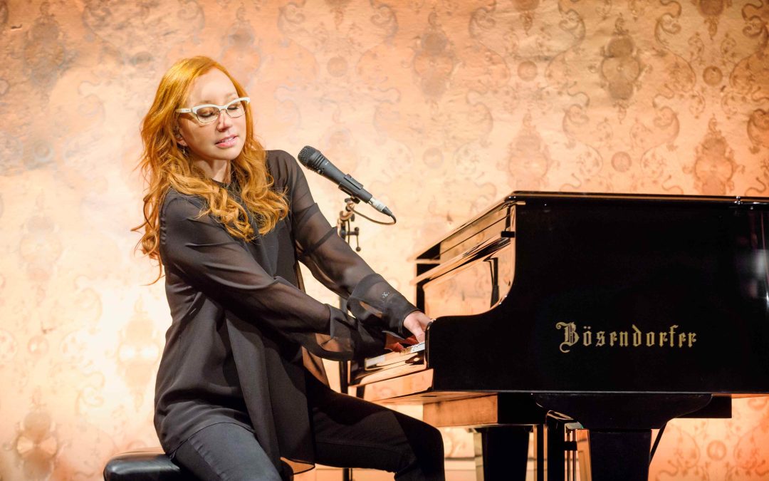 Tori Amos pubblica il nuovo album dal vivo “Diving Deep” registrato durante il tour Ocean to Ocean 