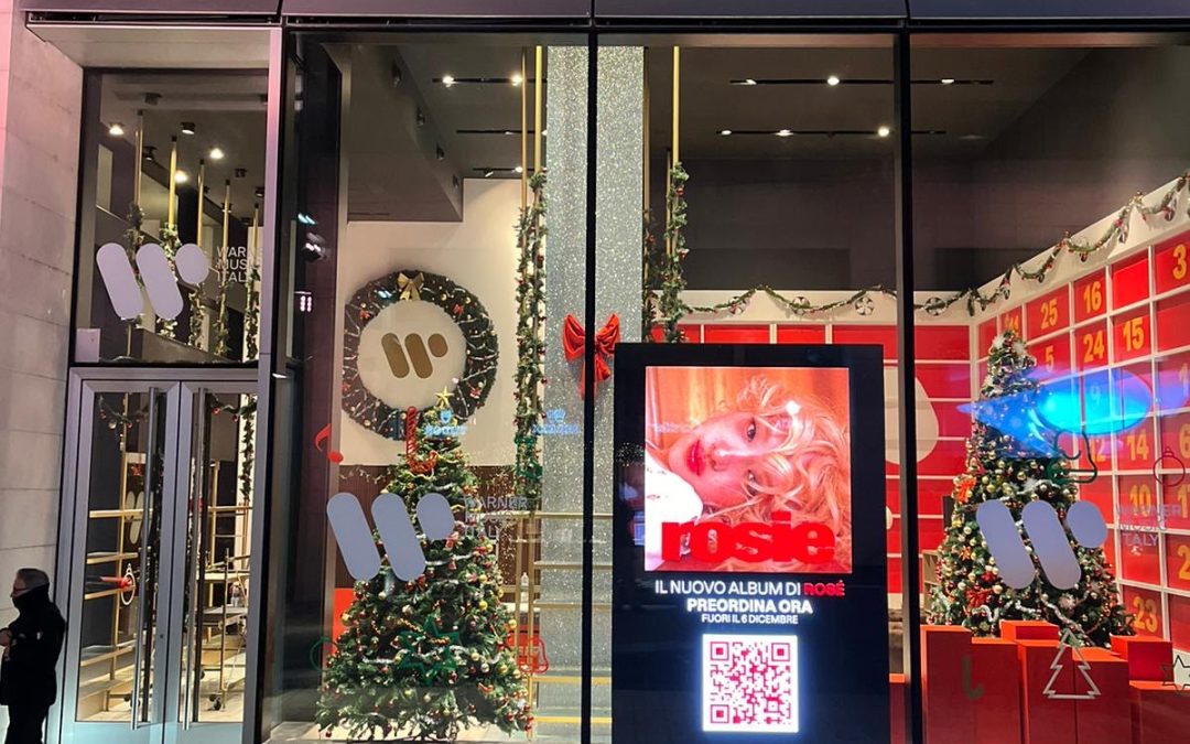 WARNER MUSIC ITALY : apre a Milano il primo pop-up store natalizio a tema musicale dal 7 al 24 dicembre